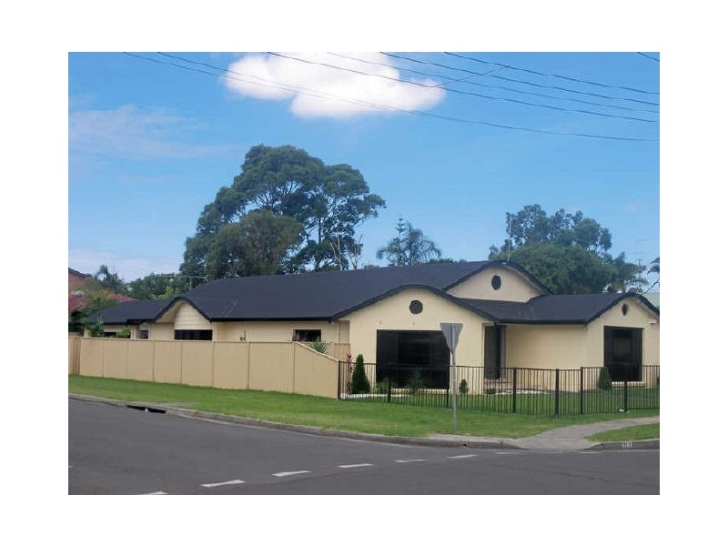 102 Central Avenue, Oak Flats NSW 2529