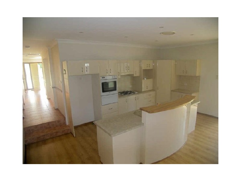 102 Central Avenue, Oak Flats NSW 2529