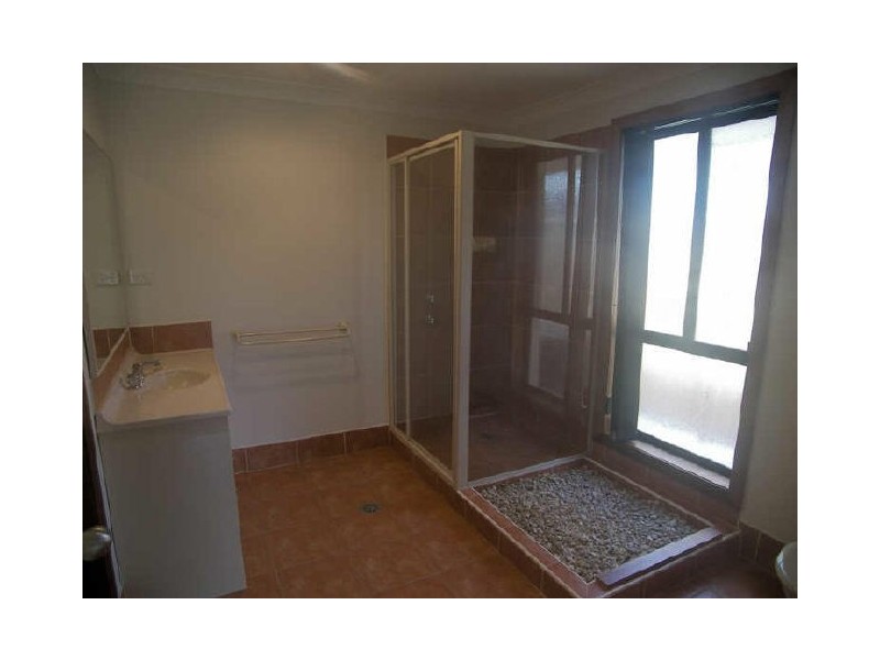 102 Central Avenue, Oak Flats NSW 2529