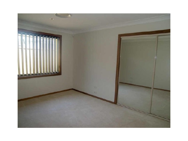 102 Central Avenue, Oak Flats NSW 2529
