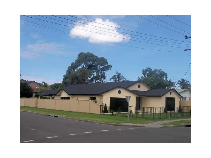 102 Central Avenue, Oak Flats NSW 2529