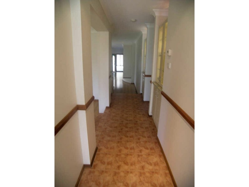 102 Central Avenue, Oak Flats NSW 2529