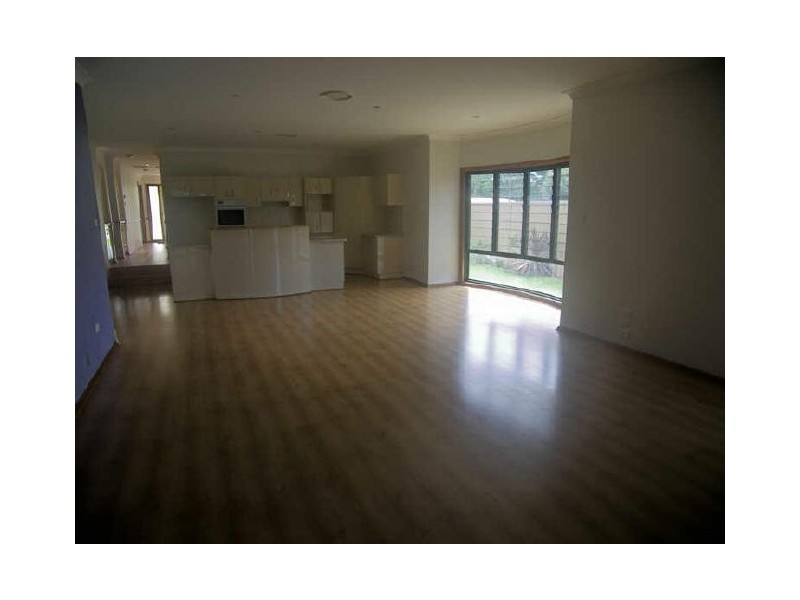102 Central Avenue, Oak Flats NSW 2529