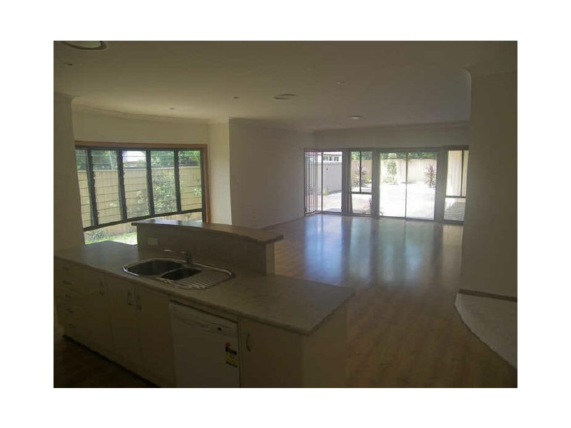 102 Central Avenue, Oak Flats NSW 2529
