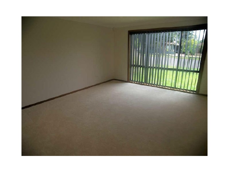 102 Central Avenue, Oak Flats NSW 2529