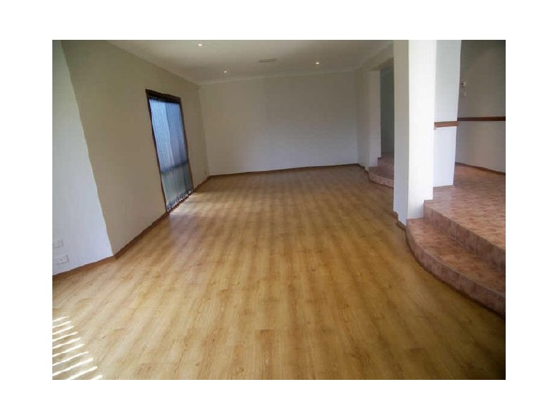 102 Central Avenue, Oak Flats NSW 2529