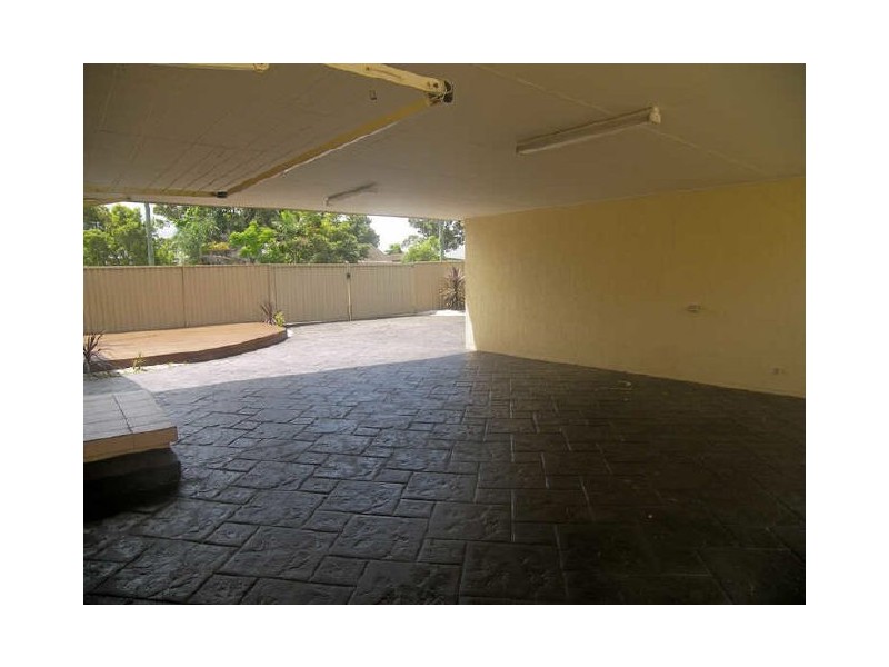 102 Central Avenue, Oak Flats NSW 2529