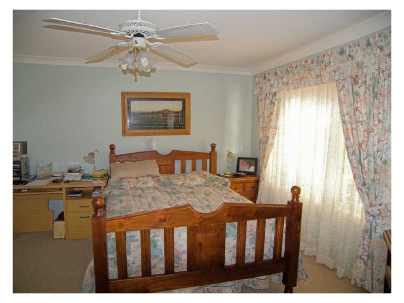 28 Centenary Rd, Albion Park NSW 2527