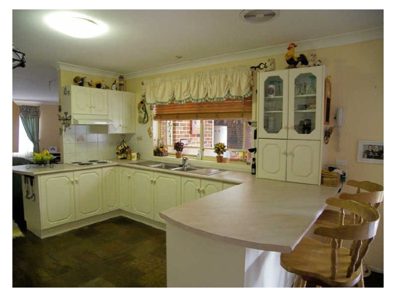 28 Centenary Rd, Albion Park NSW 2527