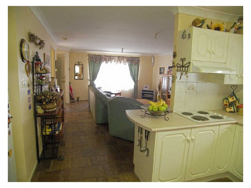 28 Centenary Rd, Albion Park NSW 2527