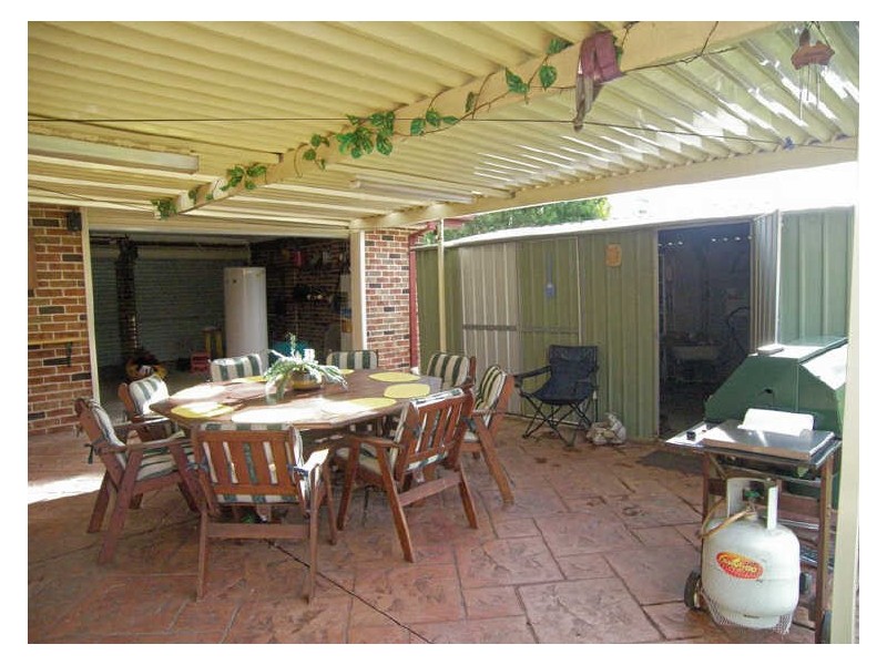 28 Centenary Rd, Albion Park NSW 2527