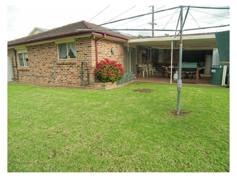 28 Centenary Rd, Albion Park NSW 2527