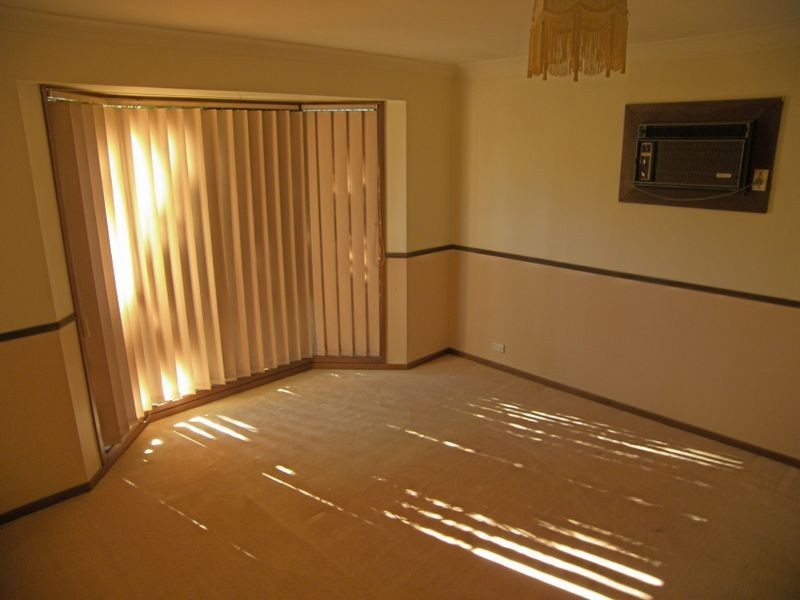 58 Conway Crescent, Oak Flats NSW 2529