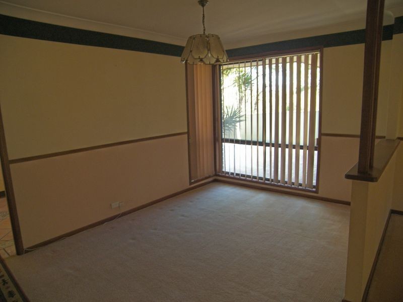 58 Conway Crescent, Oak Flats NSW 2529