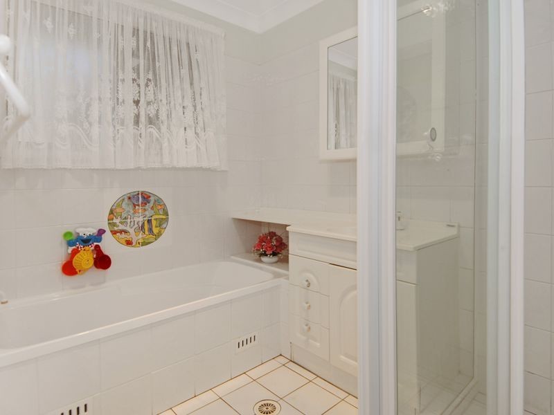 34 Abercrombie Crescent, Albion Park NSW 2527