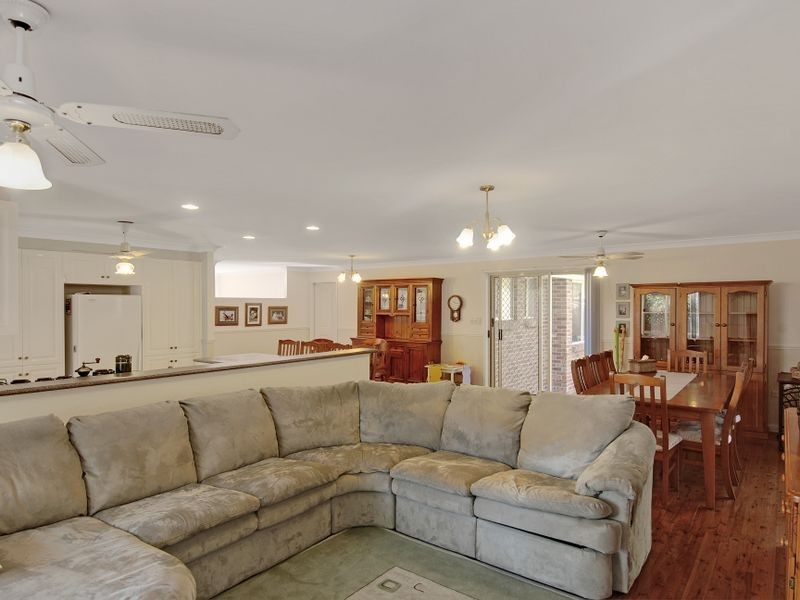 34 Abercrombie Crescent, Albion Park NSW 2527