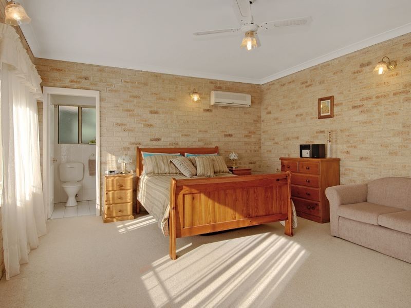 34 Abercrombie Crescent, Albion Park NSW 2527