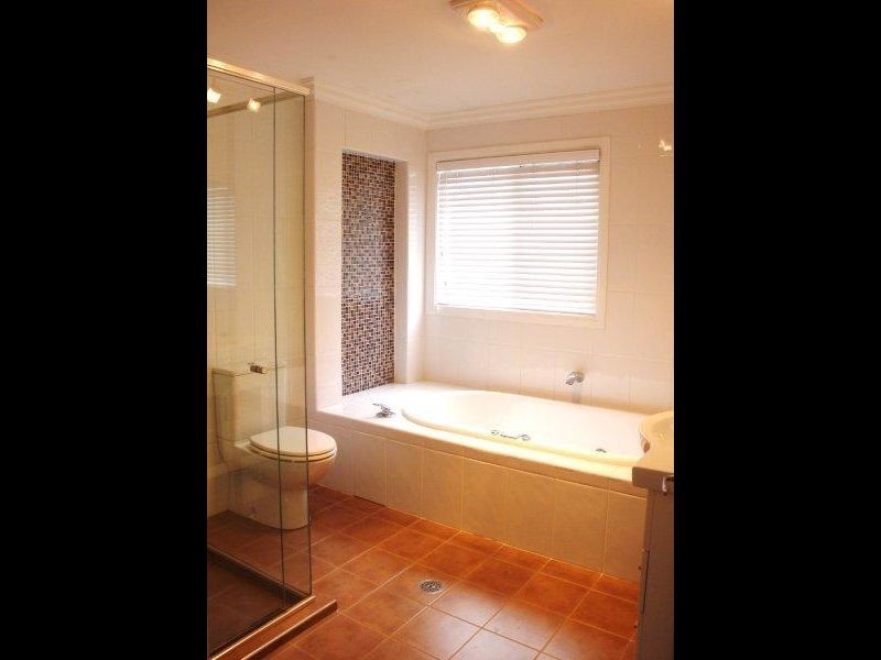 107 Deakin Street, Oak Flats NSW 2529