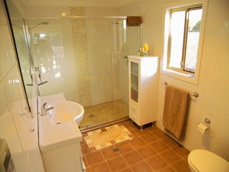 107 Deakin Street, Oak Flats NSW 2529