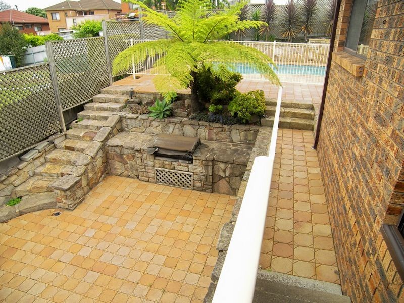 85 Vermont Rd, Warrawong NSW 2502
