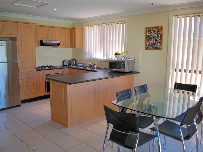 2 Clermont Crescent, Albion Park NSW 2527