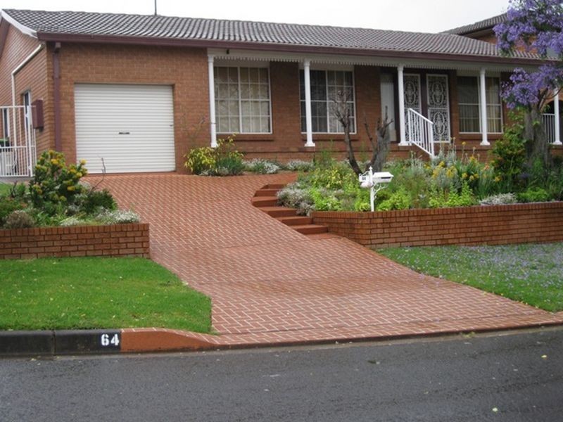 64 Scenic Cres, Albion Park NSW 2527