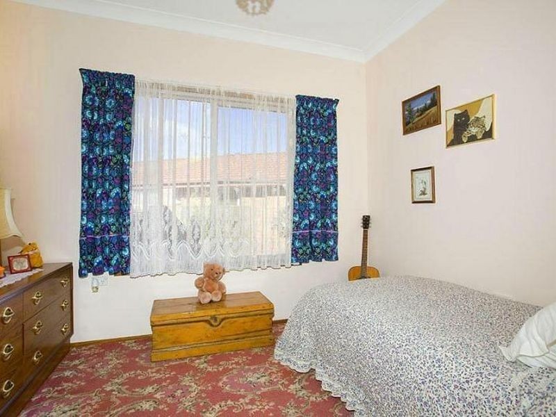 64 Scenic Cres, Albion Park NSW 2527