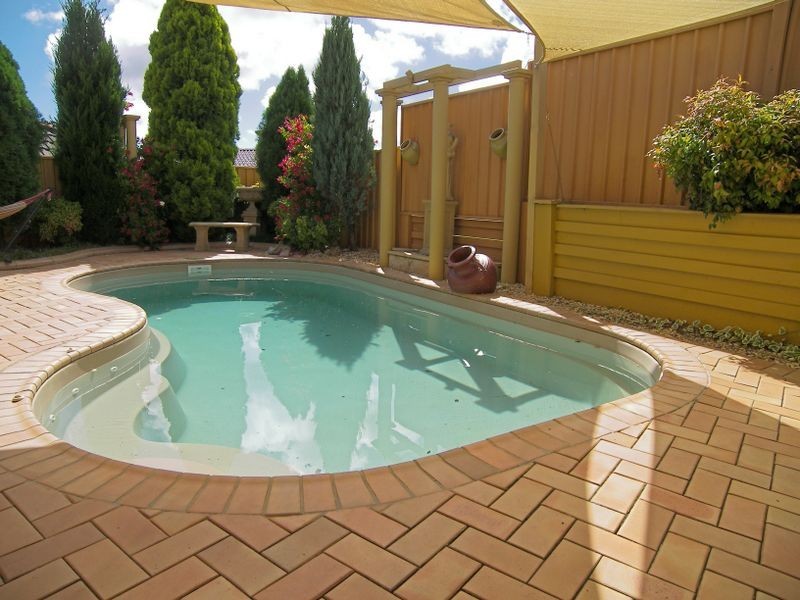 14 Franklin Place, Albion Park NSW 2527