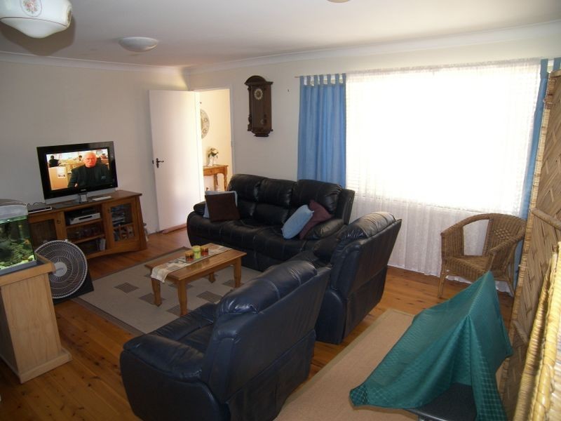 39 Oak Street, Albion Park Rail NSW 2527