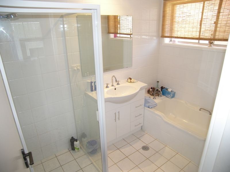 39 Oak Street, Albion Park Rail NSW 2527