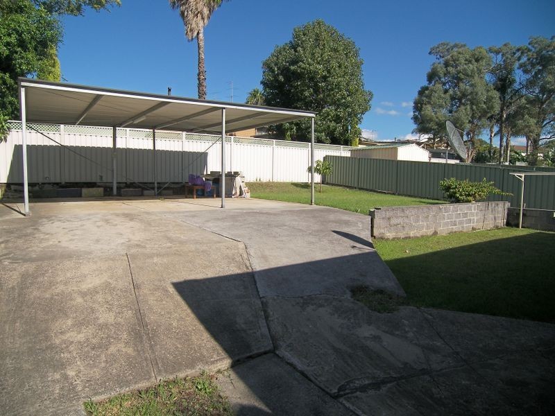 155 Lake Entrance Rd, Barrack Heights NSW 2528