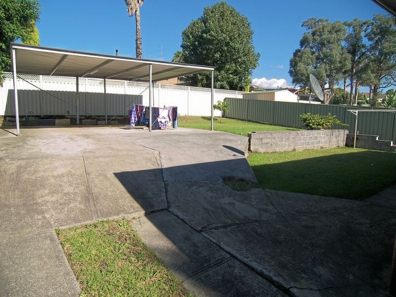 155 Lake Entrance Rd, Barrack Heights NSW 2528