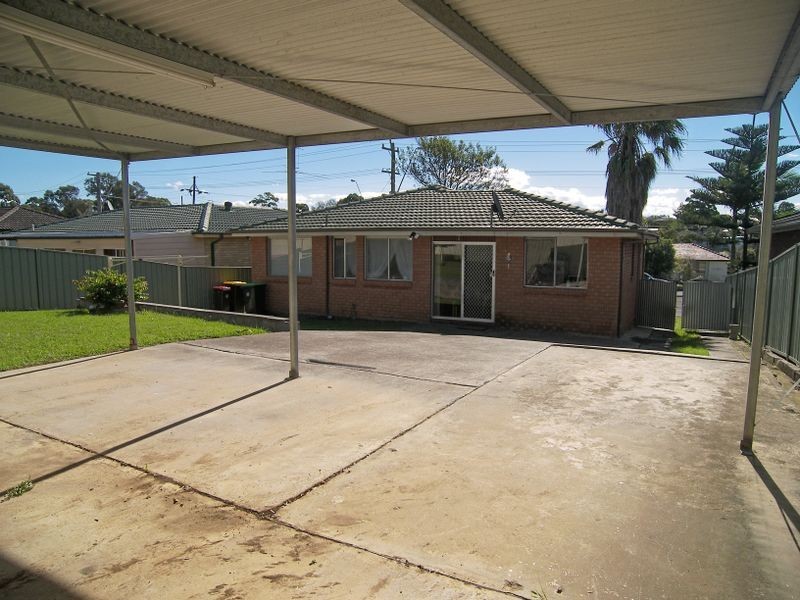 155 Lake Entrance Rd, Barrack Heights NSW 2528