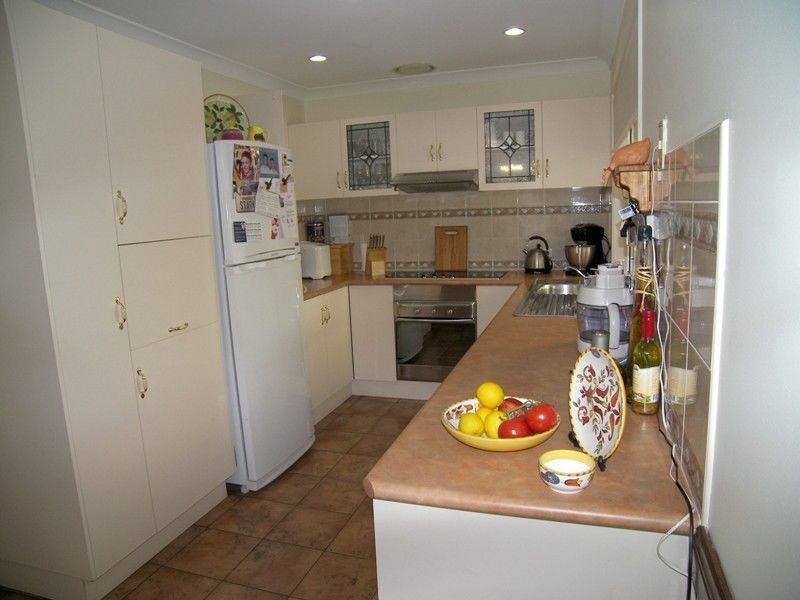 8 Federation Place, Albion Park NSW 2527