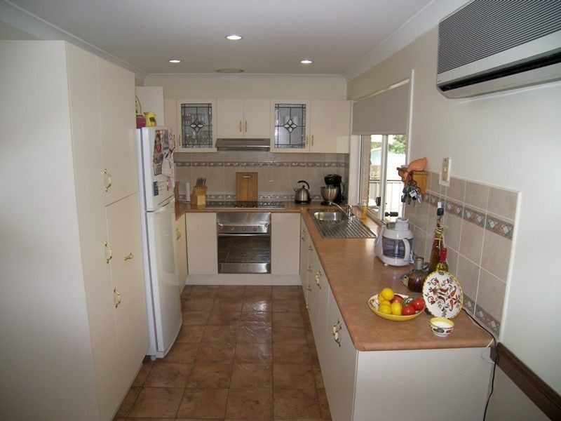 8 Federation Place, Albion Park NSW 2527