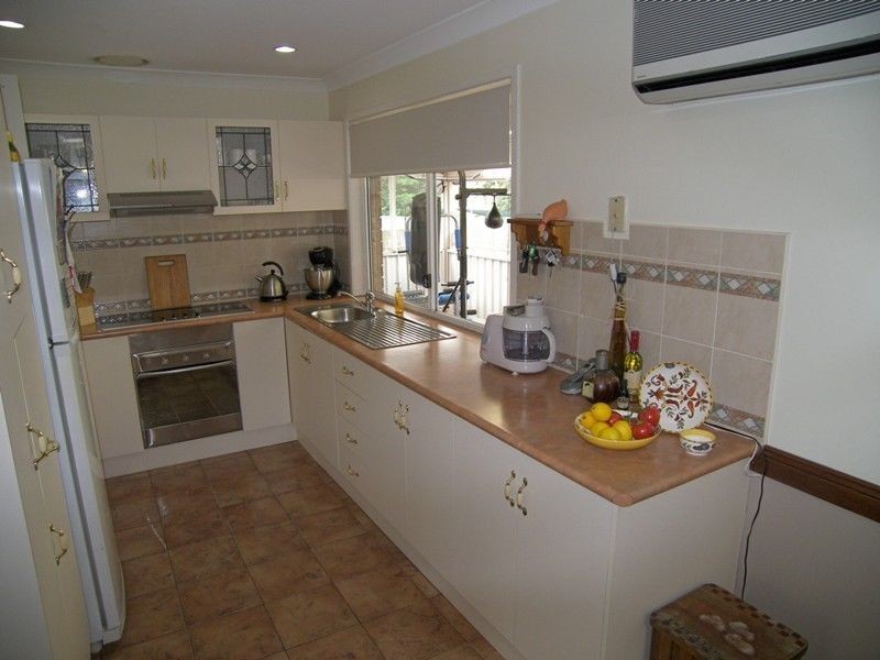 8 Federation Place, Albion Park NSW 2527
