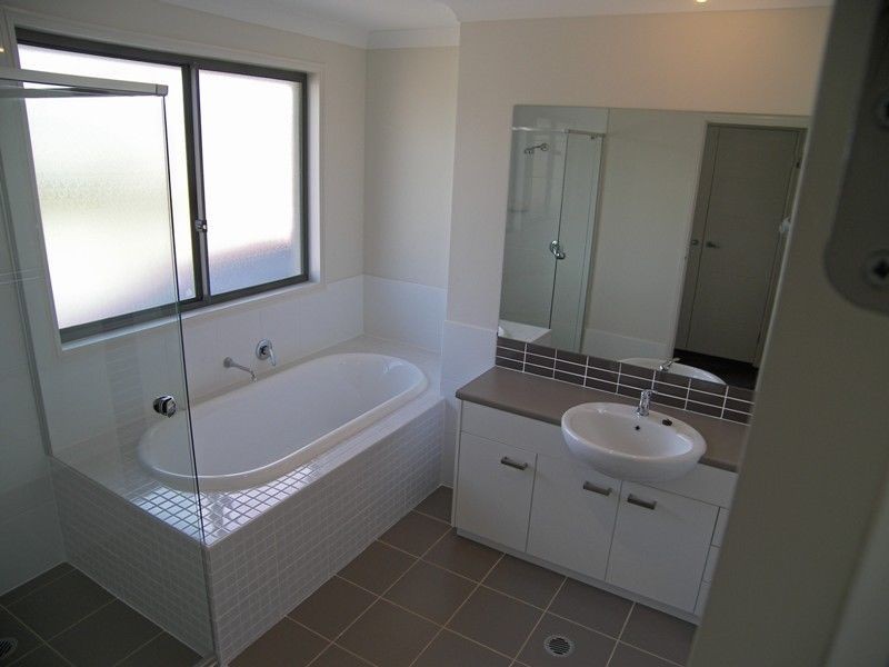 2 Thursday Ave, Shell Cove NSW 2529