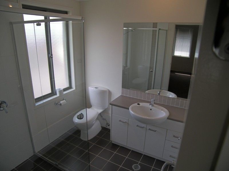 2 Thursday Ave, Shell Cove NSW 2529