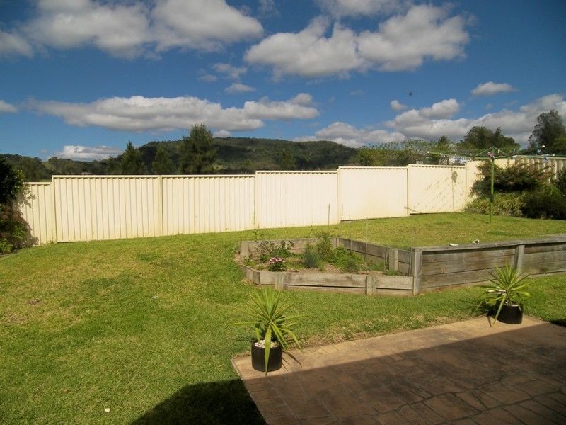 8 Mcinerney Avenue, Albion Park NSW 2527