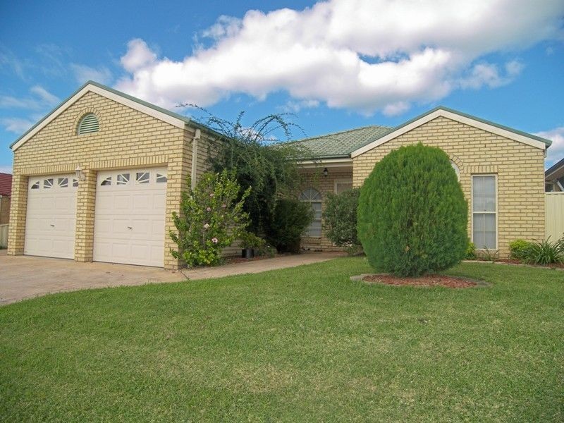 8 Mcinerney Avenue, Albion Park NSW 2527