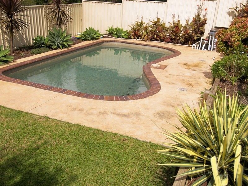 37 Gloucester Circuit, Albion Park NSW 2527