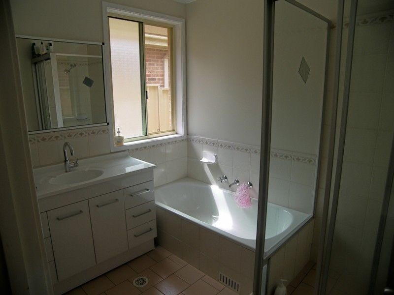 37 Gloucester Circuit, Albion Park NSW 2527