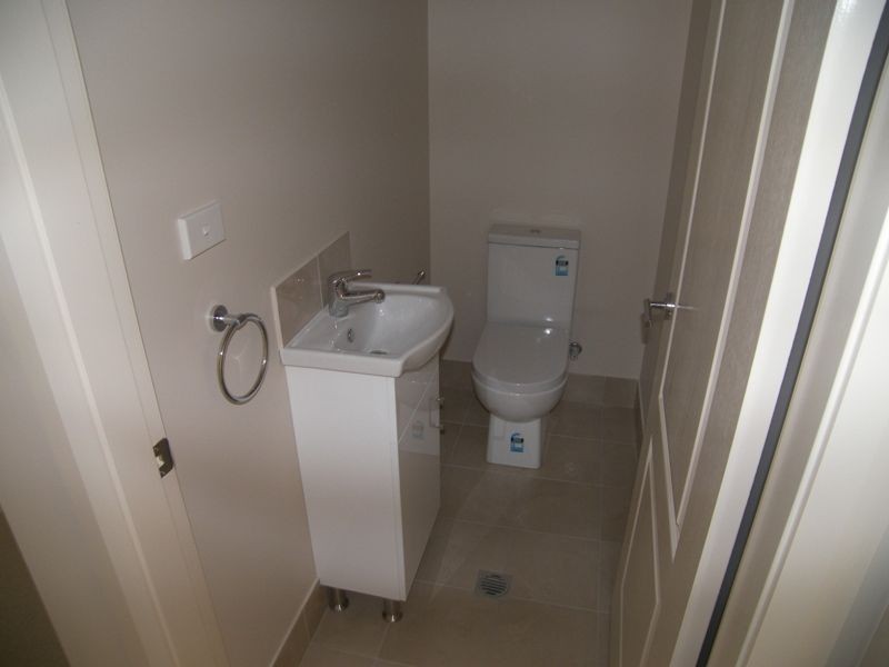 1/9 Munduran Close, Albion Park NSW 2527