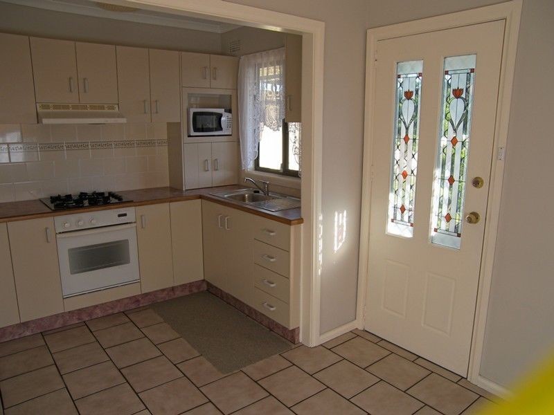 10 Moles Street, Albion Park NSW 2527