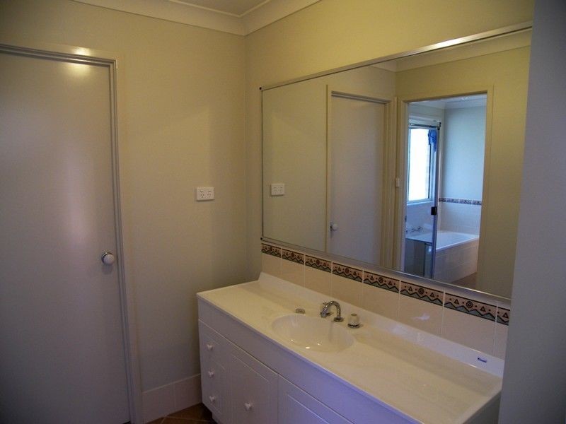 17 Fleet Crescent, Albion Park NSW 2527