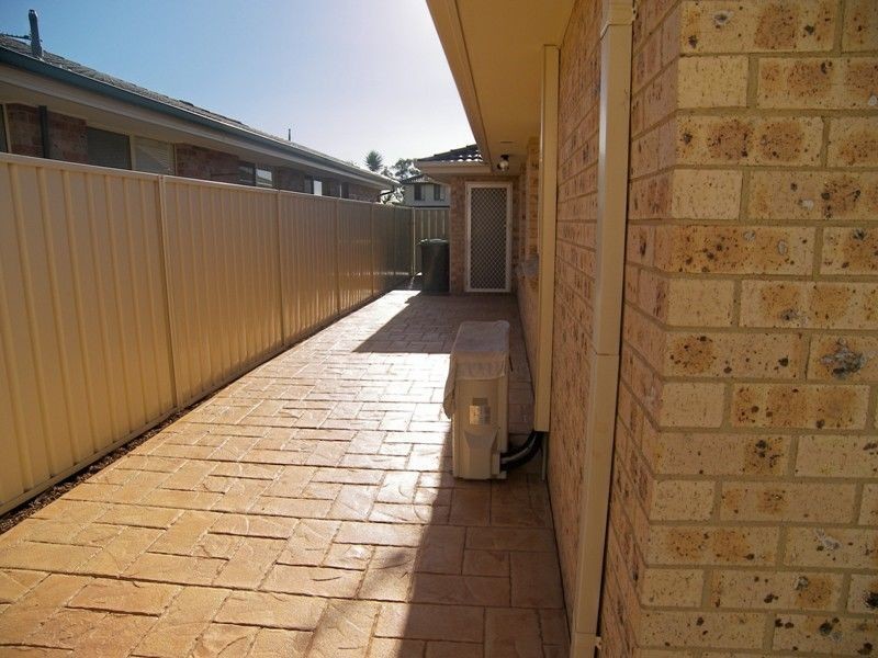 17 Fleet Crescent, Albion Park NSW 2527