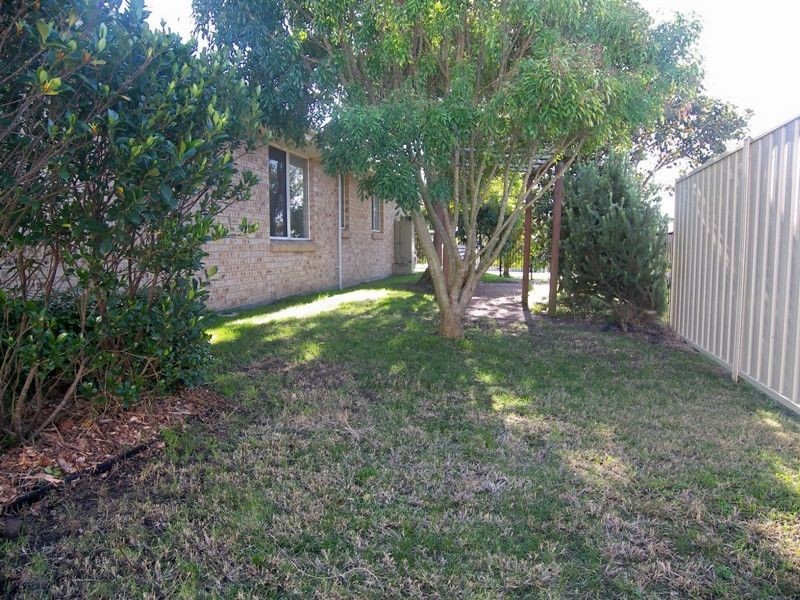 17 Fleet Crescent, Albion Park NSW 2527