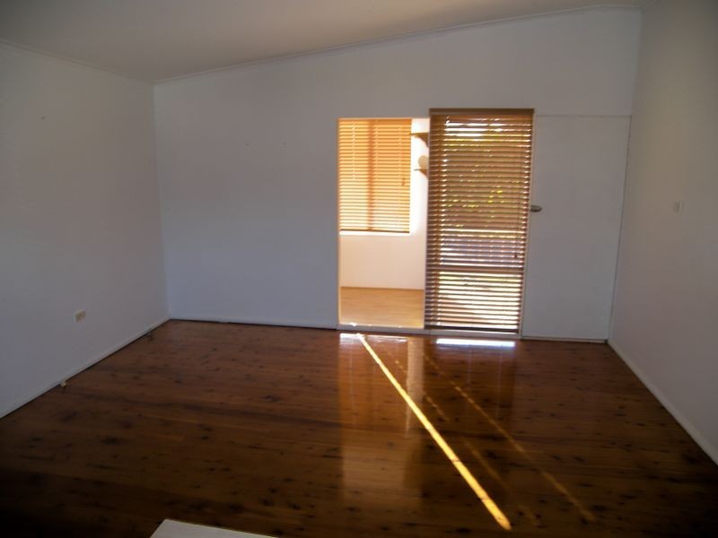 73 Deakin Street, Oak Flats NSW 2529