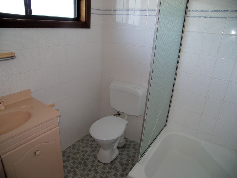 73 Deakin Street, Oak Flats NSW 2529