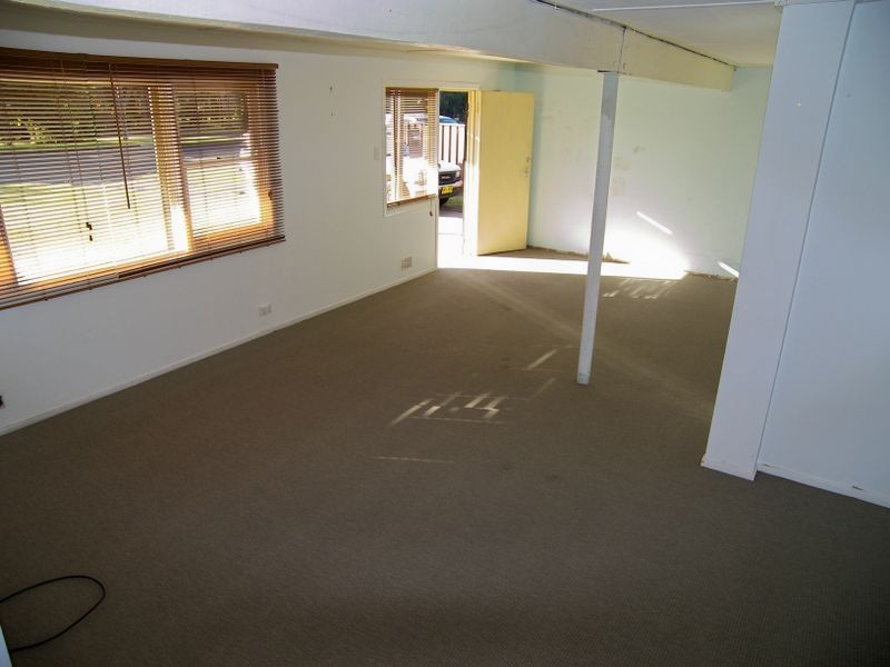73 Deakin Street, Oak Flats NSW 2529